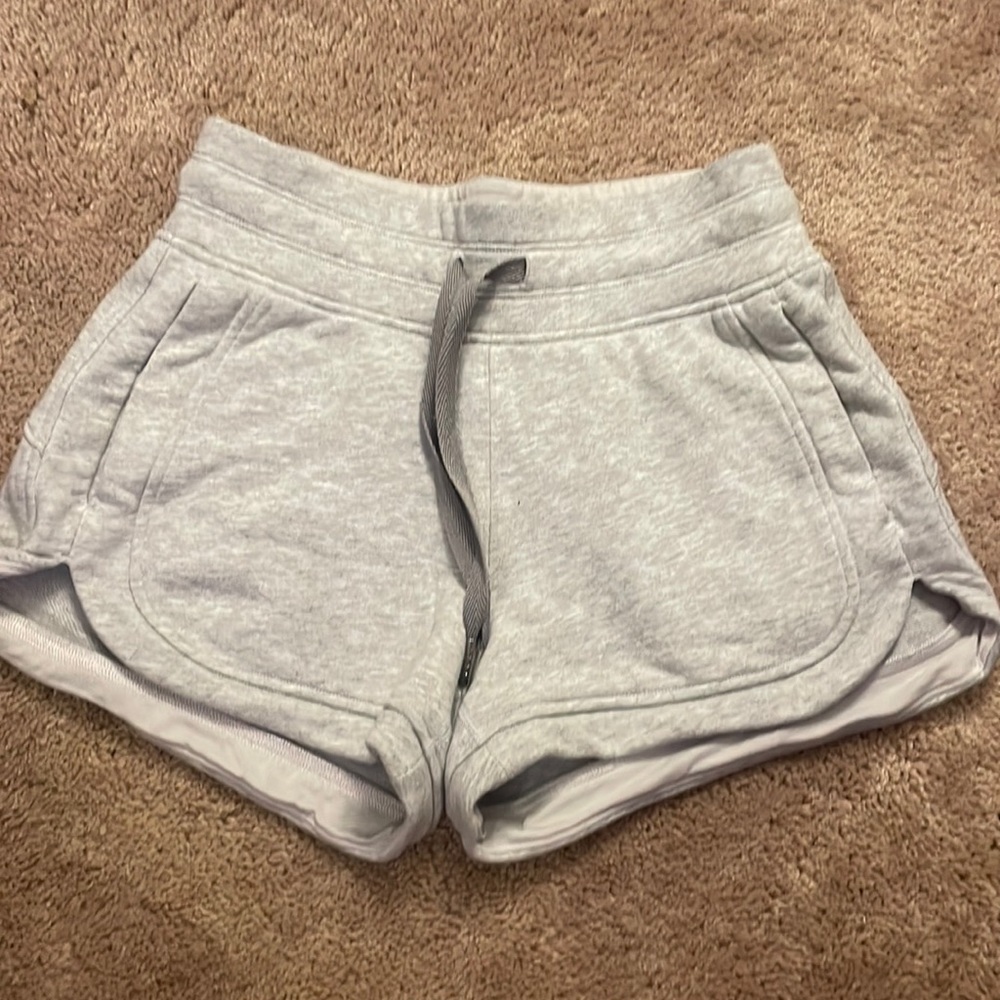 light grey lululemon shorts